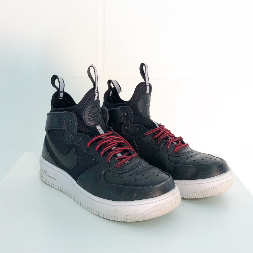 Nike Air Force 1 Sneakers Size 6
